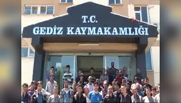 Gediz'de 4 aydır maaş alamayan maden işçileri kaymakamlığa şikayetçi oldu