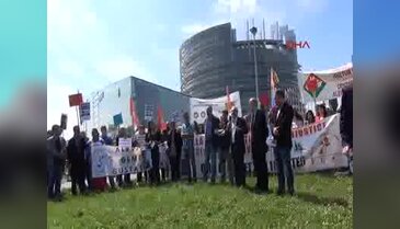 Avrupalı Aleviler AP önünde hükümeti protesto etti