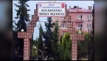 Öldürdüğü eşi ve çocuklarıyla yan yana toprağa verildi