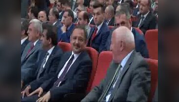 Bakan Özhaseki, İzmit'te öğretmenlere bisiklet dağıttı - 2