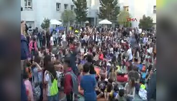 İstek Semiha Şakir Okulları bakar şenliğinde Hababam Sınıfı sürprizi