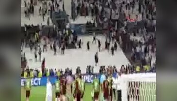 Marsilya karıştı, İngiliz ve Rus taraftarlar birbirlerine girdi