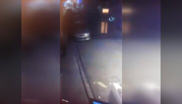 Canını hiçe sayarak yanan aracı kullandı