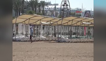 Antalya'da sahiller birkaç turiste kaldı