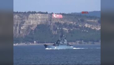 Rus savaş gemisi boğazdan geçti