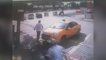 Parasını kurtarmak isterken canından oluyordu