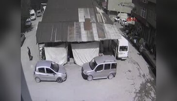 Muş'ta 1 ton bomba bulunan minibüsün görüntüleri