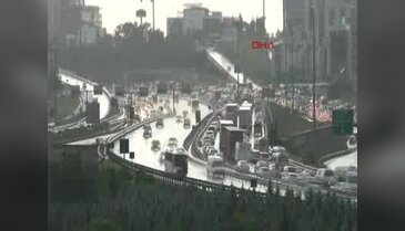 Aniden bastıran yağmur hayatı olumsuz etkiledi - 2
