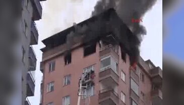 Trabzon'da 12 kattaki dubleks ev yandı