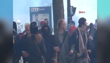 Paris'te polis, eylemcilere biber gazı ve tazyikli su ile müdahale etti - 2