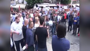 Çöken binada hayatını kaybeden Ceneta için STK'lar protesto düzenledi