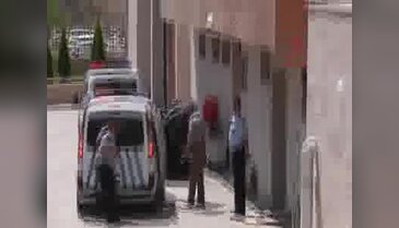 Boşandığı eşini üç kurşunla öldürdü
