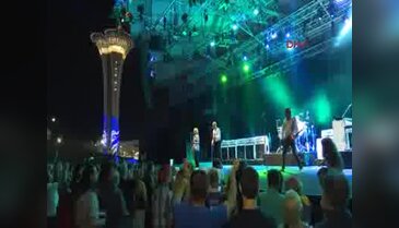 Status Quo'nun gitaristi Rick Parfitt kalp krizi geçirdi