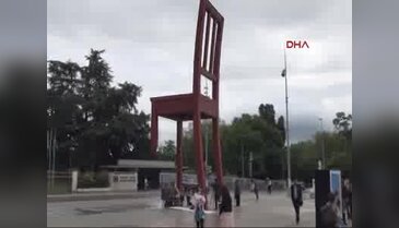 BM meydanında bulunan üç ayak anıtı açıldı