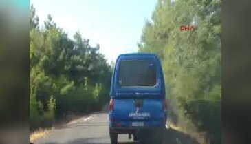 Traktör römorkundaki saman balyaları yangın çıkardı