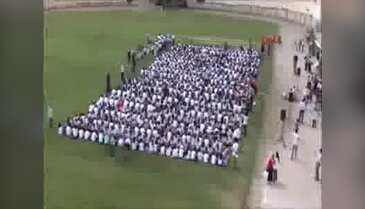 Nizipli öğrencilerden 1200 kişilik ritim grubu