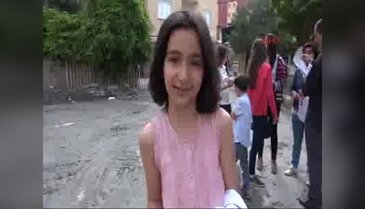 Hakkari'de öğrencilerin karne sevinci