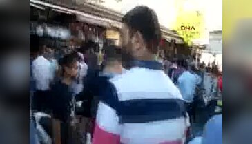Zabıtanın tezgahına el koyduğu seyyar satıcı: Ortalığı birbirine kattı
