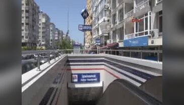 Müzisyen heykeli eski yerinde