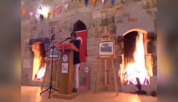 Niğde'de öğrencisinin öğrencisine diploma verdi