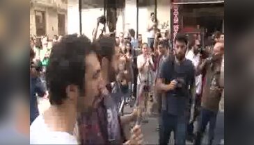 Taksim'de LGBTİ üyelerine polis müdahalesi - 2
