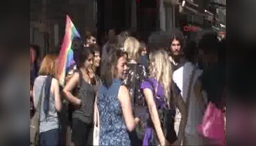 LGBT üyelerine polis müdahalesi