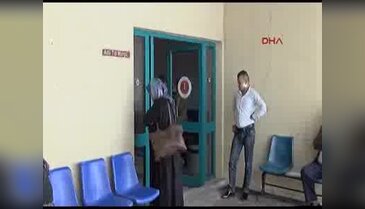 Eşini 14 yerinen bıçaklayarak öldürüp intihar etti
