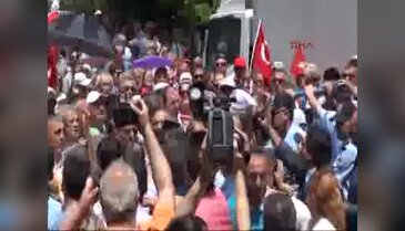 Milli eğitim müdürü protestoya müdahale - 1