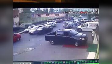 Zonguldak'ta tartıştığı trafik polisine çarptı, aracın üstünde sürükledi