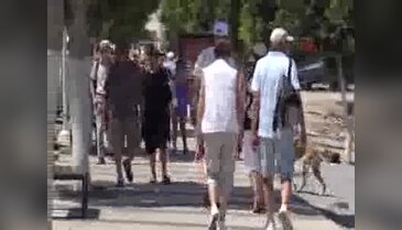 Yolcu gemisinden inen turisti hanutçular pişman etti