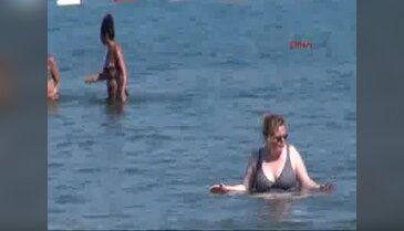 Bodrum'da sıcaktan bunalanlar denize ve havuza koştu
