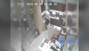 'Denetçiyim' diyerek seyahat firmasının yazıhanesini soydu