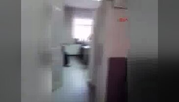 İzmir'de odasına izinsiz giren yaşlı hastaya bağırdı, sosyal medyada tepki topladı