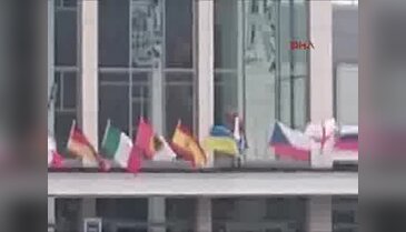 Almanya'da bayrak gerginliği