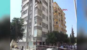 Hatay'da 5'inci kattaki dairenin balkonu çöktü 2 yaralı