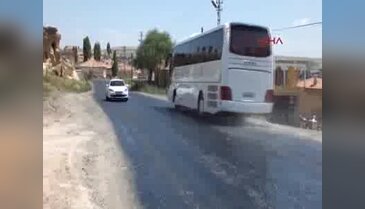 Nevşehir'de sıcaktan asfalt eridi