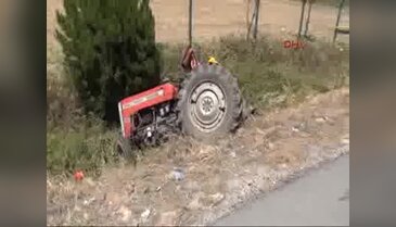 Kamyonet römorklu traktöre arkadan çarptı 1 ölü, 3 yaralı - 1