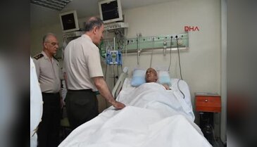 Genelkurmay Başkanı Akar ve Milli Savunma Bakanı Işık, GATA'daki iftara katıldı