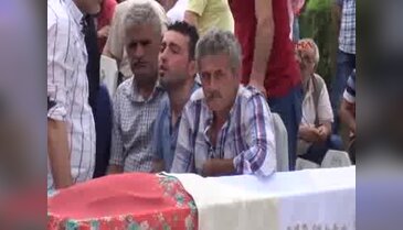 Trabzon'da kazada hayatını kaybeden kız kardeşler toprağa verildi