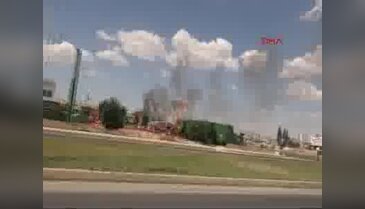 Şanlıurfa'da kopan elektrik telleri yangın çıkardı