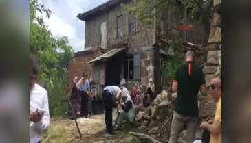 Hakkari'de şehit olan Uzman Çavuş'un ailesi gözyaşlarına boğuldu