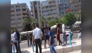 İzmir Güzelyalı'da zabıta ile esnaf kavgası
