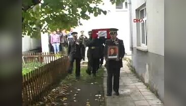 Cenazesinde fotoğrafını taşıdığı devresinden 4 yıl sonra şehit oldu