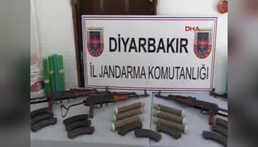 Diyarbakır Lice'de örgütün sığınaklarında silah ve patlayıcı bulundu