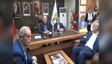 AK Parti Genel Başkan yardımcısı Müezzinoğlu Birileri çocukların eline molotof veriyor, biz laptop veriyoruz