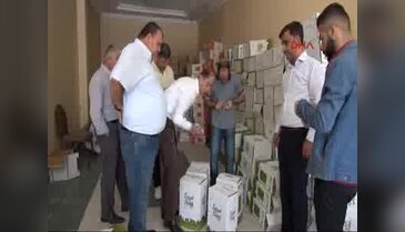 CHP, Hakkari'de yoksul ailelere gıda yardımında bulundu