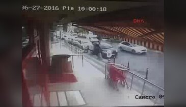 2 yaşındaki Egemen'in pencereden düşme anı güvenlik kamerasında