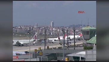 Piste köpek girdi uçuşlar 5 dakika gecikti