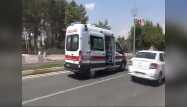 Otomobil devrildi, sürücü yaralandı