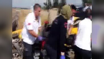 Sulama kanalına çarpan otomobilin sürücüsü kazada yaralandı
